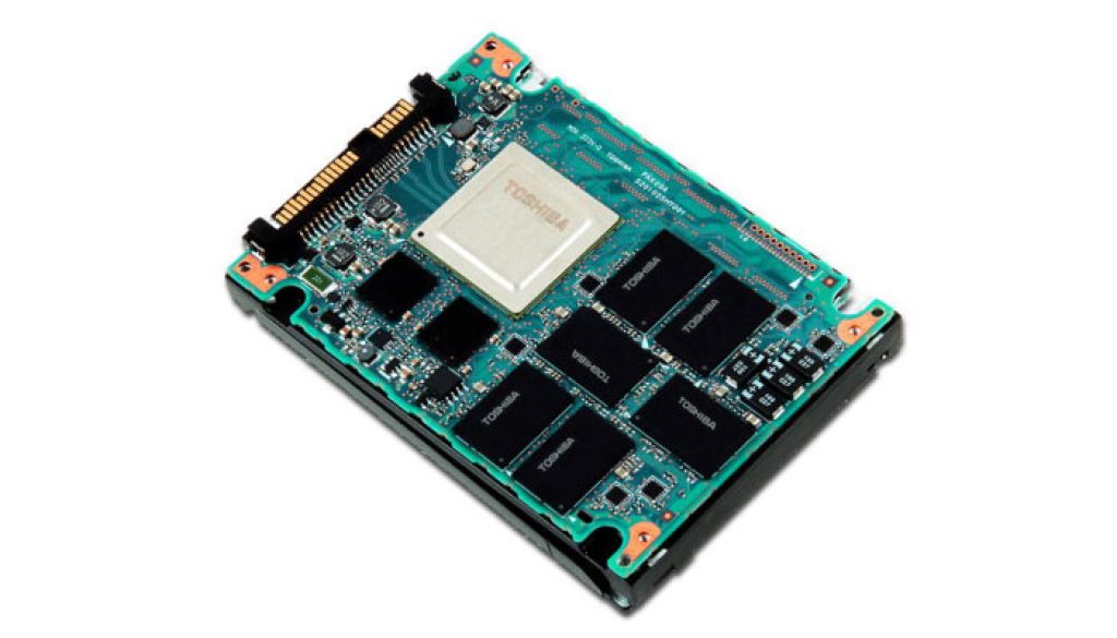 Enterprise SSD sono progettati per proteggere e mantenere tutti i dati residenti nei chip di memoria NAND, nonché tutti i dati che vengono scritti sull'unità al momento dell'interruzione di corrente